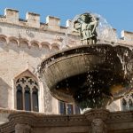 Umbria_Perugia_Palazzo_Fountain