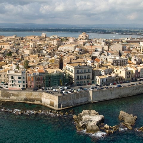1500574325-_Sicily_Siracusa_Areal_View_Ortigia_Island_GL1