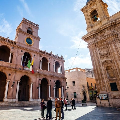 1500576206-_Sicily_Marsala_Town_Square_GL