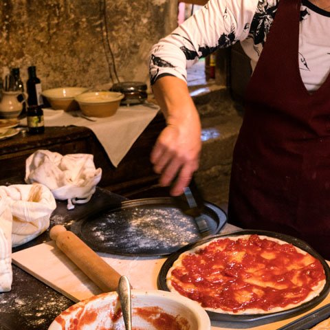 Abruzzo_Food_Medieval_Kitchen_Pizza_wood_Oven_Grand_Sasso_480x480_GL01