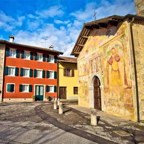 Friuli_Cividale_Suqare_frescoes_culture_480x480_GL01