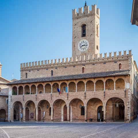 Marche_Offida_Medieval_History_Square_480x480_GL