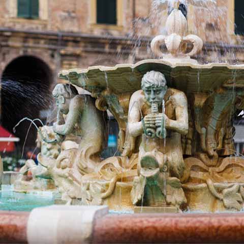 Marche_Pesaro_Popolo_Square_Fountain_Detail_480x480_GL01