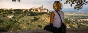 Umbria_Trevi_Town_PAnoramic_View_Hill_People