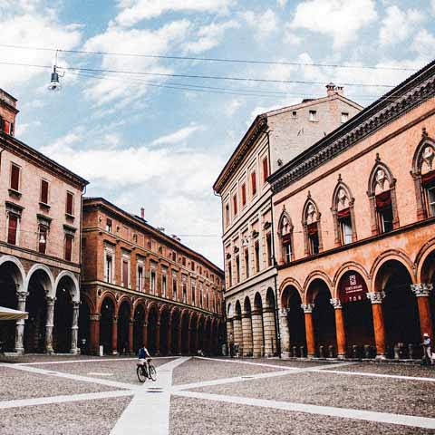 Emilia_Bologna_Street_View_Building_Culture_480x480_GL0009