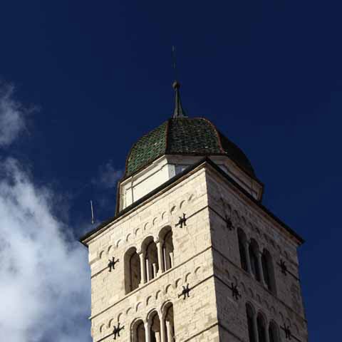 Trentino_Trento_Buildings_Duomo_Square_Culture_480x480_GL0006