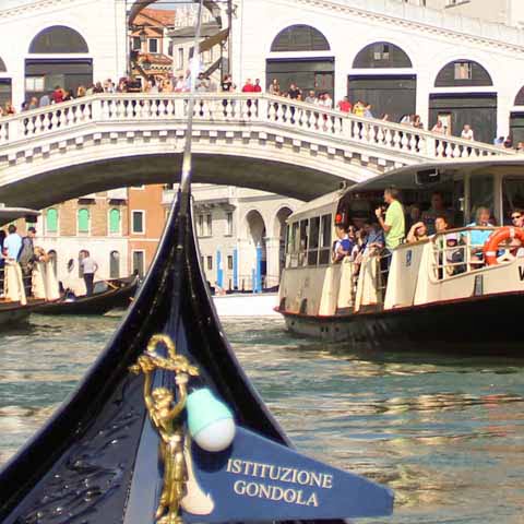 Veneto_Venice_Gondola_Canals_Gondoliers_Details_View_480x480_GL0004
