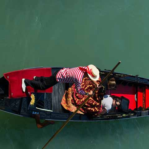Veneto_Venice_Gondola_Canals_Gondoliers_Details_View_480x480_GL0007