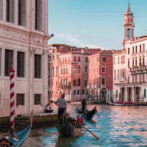 Veneto_Venice_Gondola_Gondolier_Canals_View_480x480_GL0004