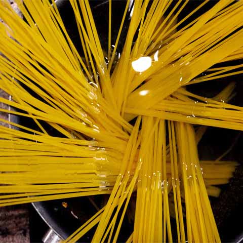 Italy_Food_Pasta_Spaghetti_Making_480x480_GL01