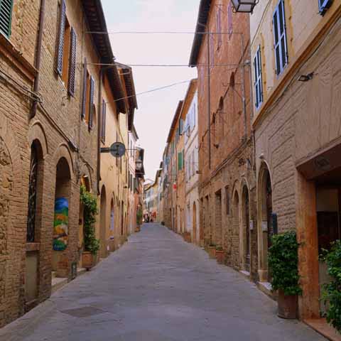 Tuscany_Montalcino_Street_Alley_View_History_480x480_GL01