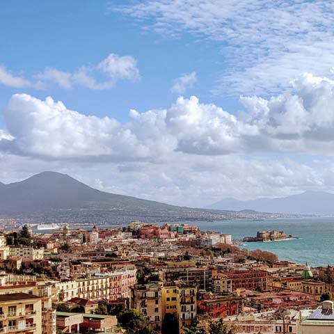 Campania_Naples_City_Panorama_View_Monuments_Vesuvio_480x480_GL03