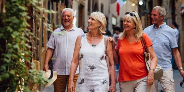 Italy_People_Friends_Traveling_600x450_BL01 Italy_People_Friends_Traveling_600x450_BL01