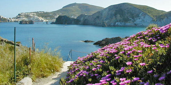 Trips2Italy-Flexible-Trip-Planning-FAQs-Lazio-Ponza