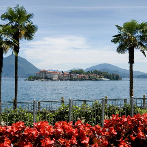 1483713593-_Piedmont_Maggiore_Lake_Isola_Bella_GL
