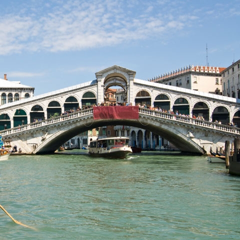 1483803636-_Veneto_Venice_Rialto_Bridge_view_GL