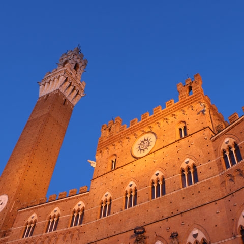 1483808109-_Tuscany_Siena_Piazza_del_Campo_Municipio_GL