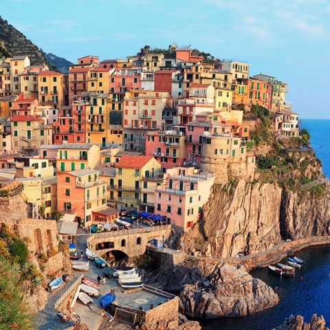 1483814607-_Liguria_Cinque_Terre_Manarola_town_view_GL3