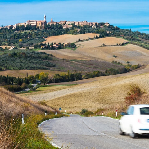 1483815253-_Tuscany_PIenza_Medieval_Town_View_GL2