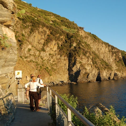 1484601230-_Liguria_Cinque_Terre_View_Dell_Amore_View_GL