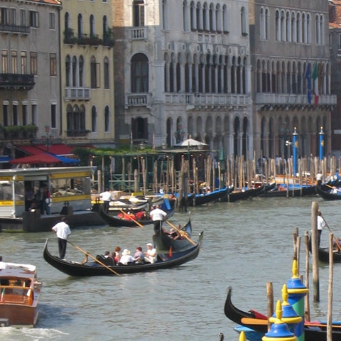 1484602291-_Veneto_Venice_Canal_Grande_Gondola_Traffic_GL2
