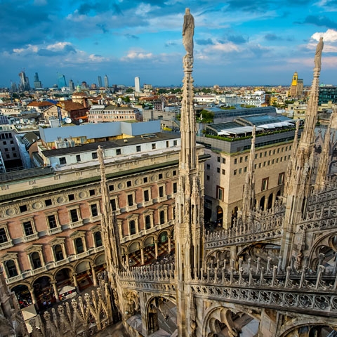1484606158-_Lombardy_Milano_City_View_Gothic_Duomo_Roof_GL1