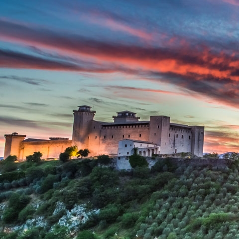 1484606551-_Umbria_Spoleto_Castle_Old_Town_view_Sunset_GL1