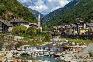 Aosta Valley Travel Guide_2284014479_SS