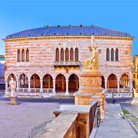 Friuli_Udine_Piazza_della_Liberta_Square_480x480_GL03-1