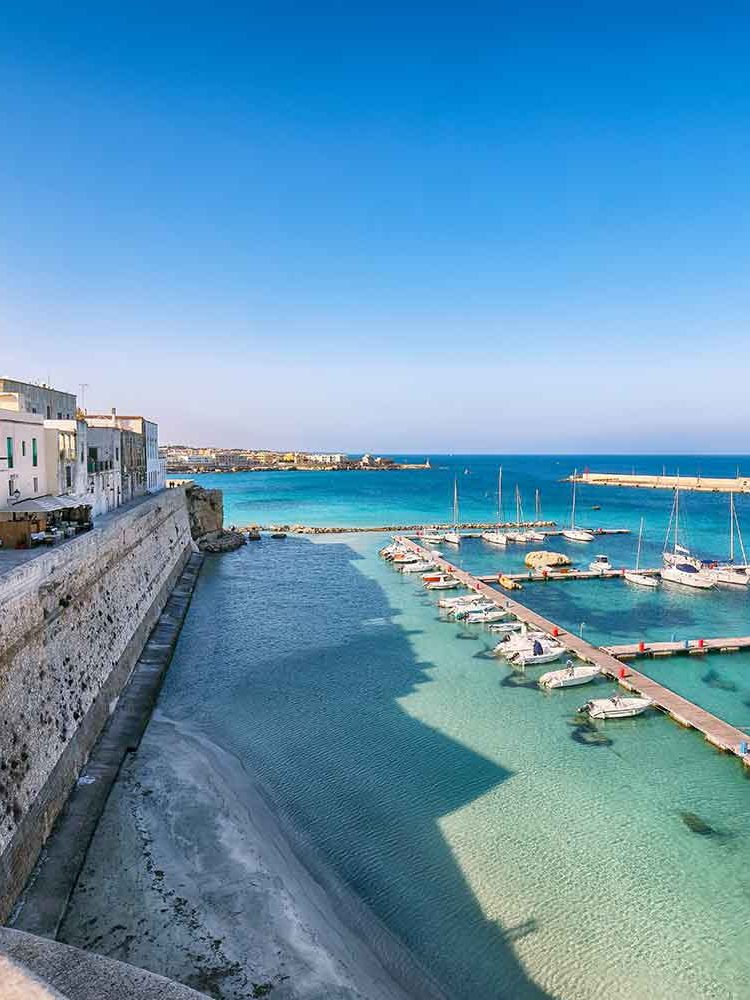 T2I-Apulia-Otranto-harbour-of-Otranto-culture-view-iS-1471519846