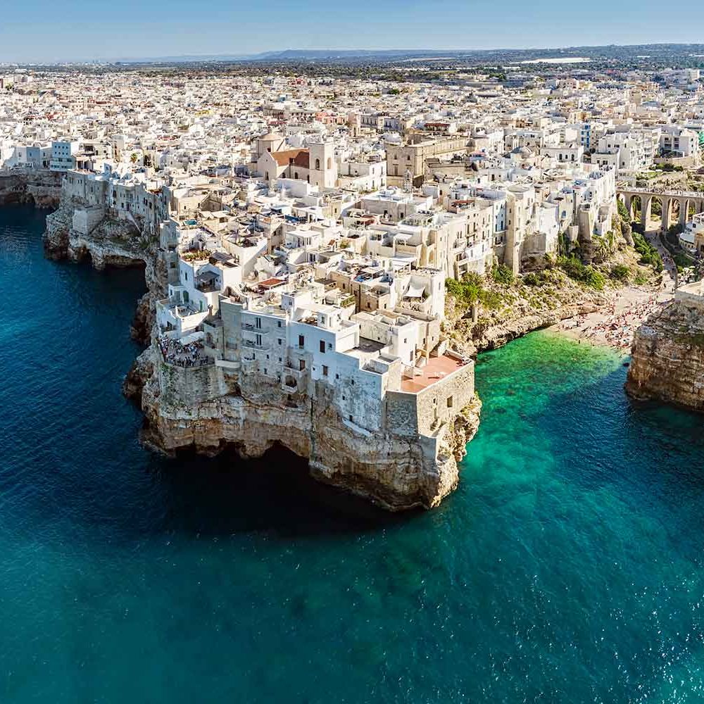 T2I-Apulia-Polignano-Mare-Coastal-View-Panorama_T2I_1185165308