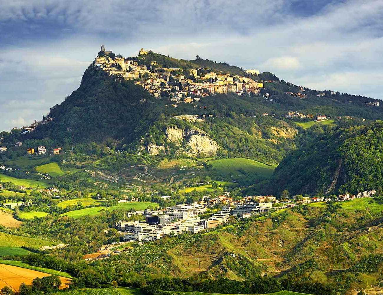 T2I-San-Marino-Republic-Country-View-2242325148