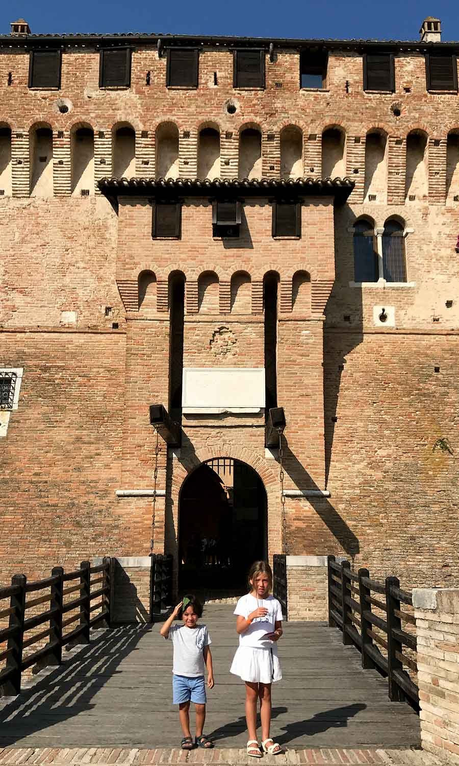 Trips2Italy-Castello-di-Gradara-Marche-IMG_3945